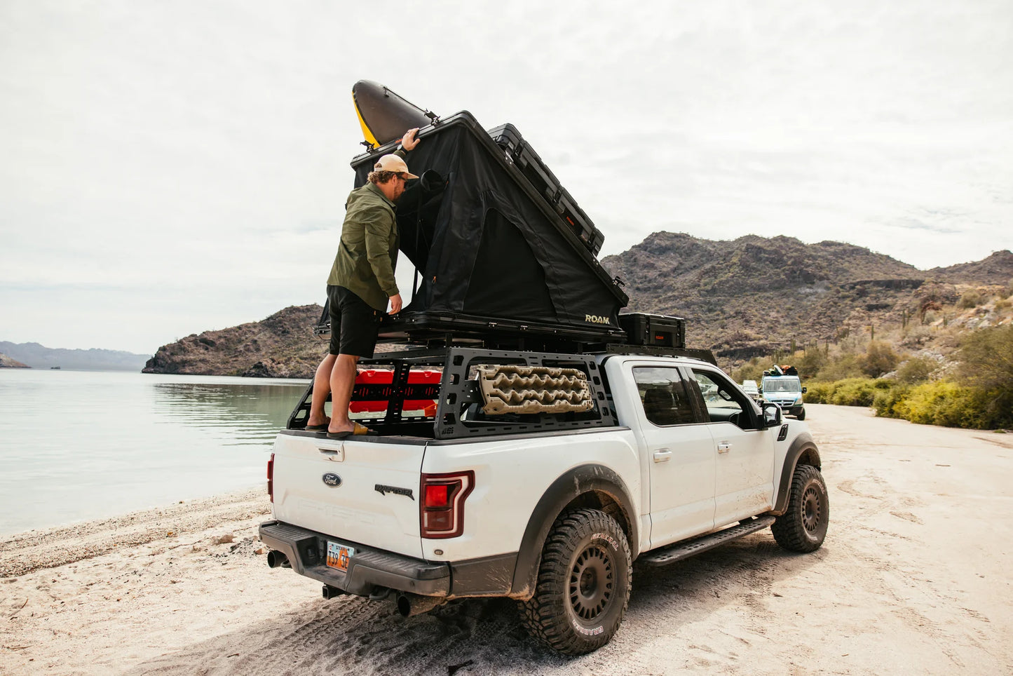 ROAM DESPERADO HARDSHELL ROOFTOP TENT