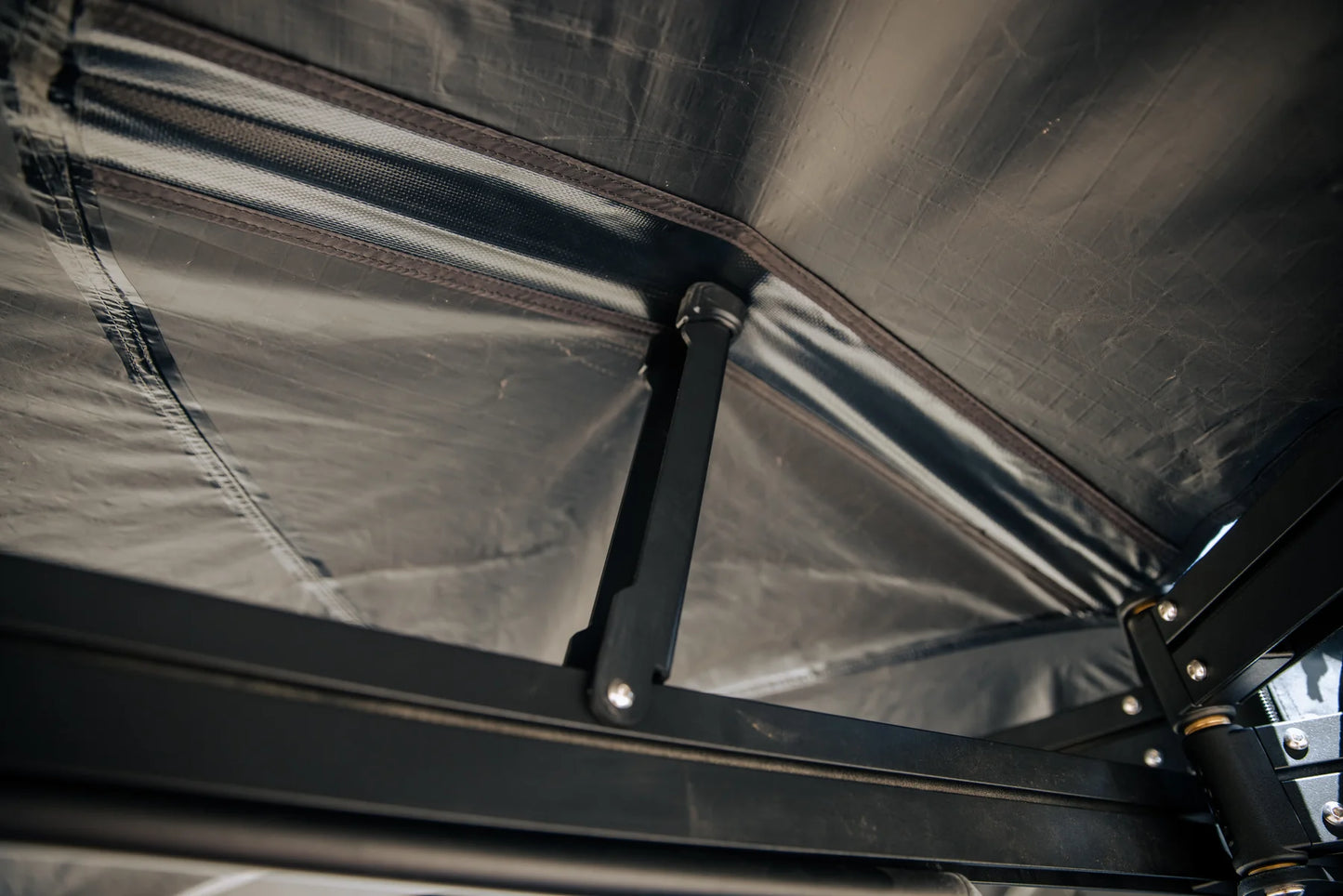 ARC 270 AWNING (DRIVER)