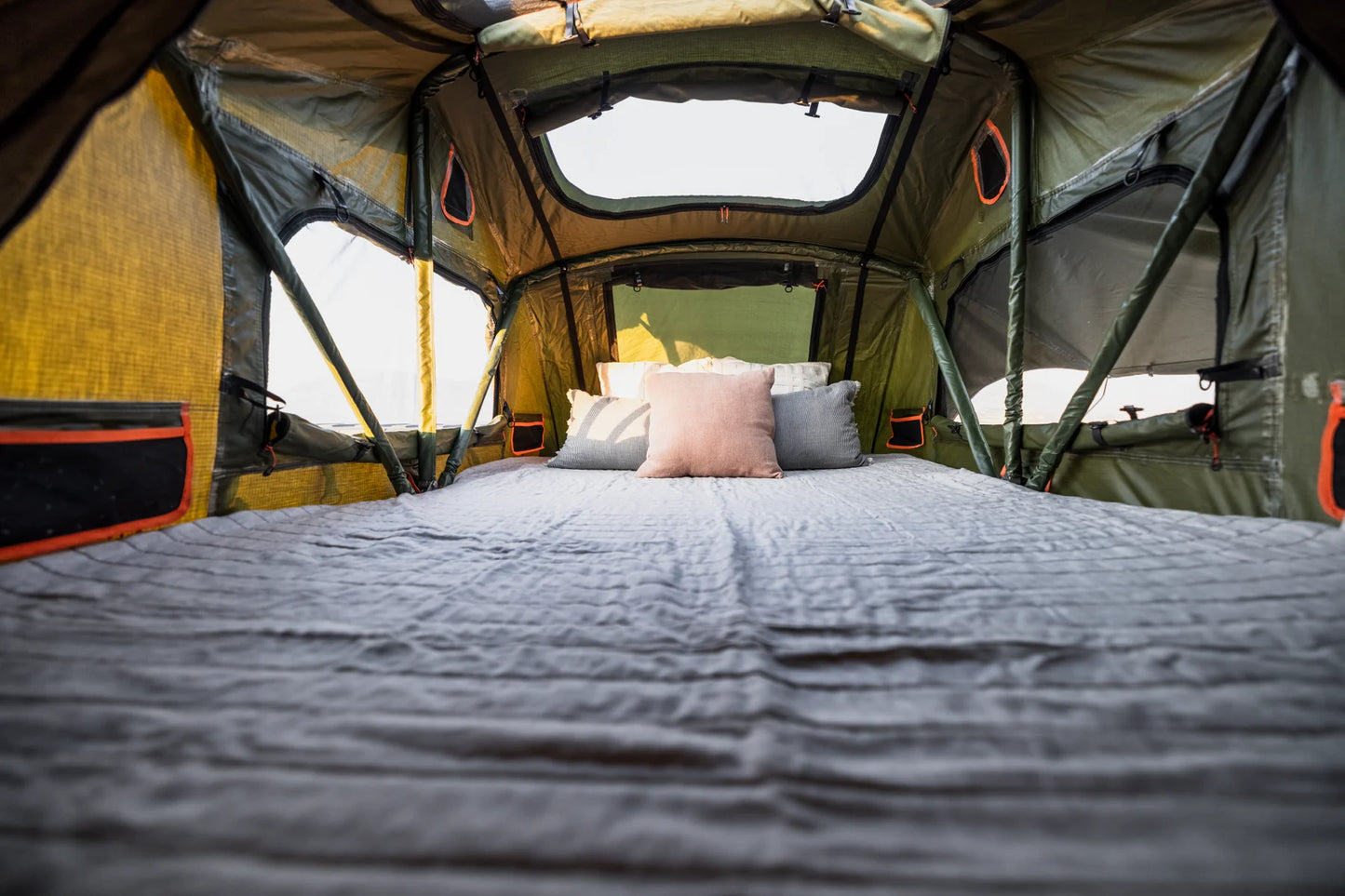 ROAM VAGABOND ROOFTOP TENT